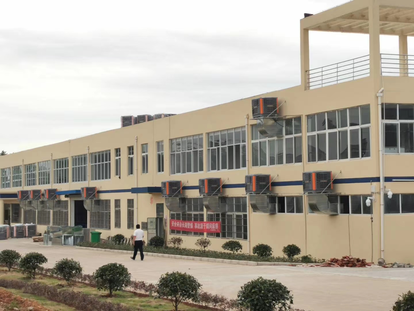 為什么夏季車間降溫都用環(huán)保空調(diào)？環(huán)?？照{(diào)到底有哪些好？